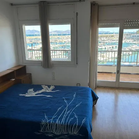 Beachfront In דירה