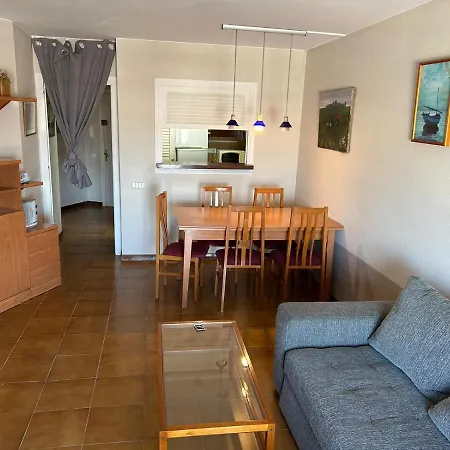 Beachfront In דירה *